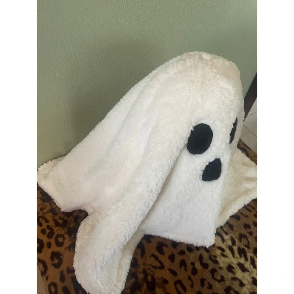 White Sherpa Ghost Plush Halloween Holidays Decor Pillow NEW